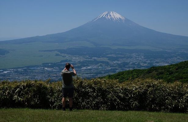Private Hiking Tour with a certified national guide in Hakone