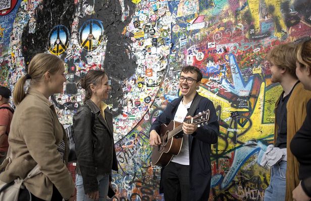 Prague Guitar Tour: Live Czech Folk & Mozart, Dvořák Stories