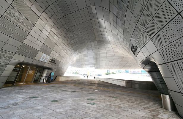 From Dongmyo Market to DDP – Seoul Walking Tour