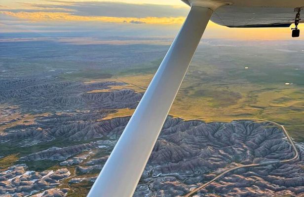 Ultimate Small Plane Aerial Tour to See Badlands National Park