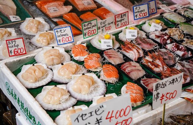 Tsukiji Market Fresh and Seasonal Japanese Delicacies Tour