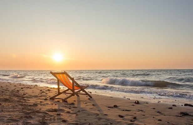 Doha Private desert tour, Swimming in the Inland Sea, sandboard