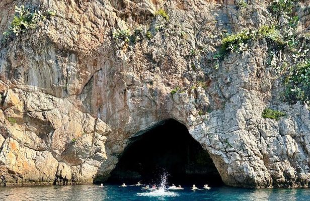 Half Day Guided Boat tour to Mala caves with stop in Villefranche