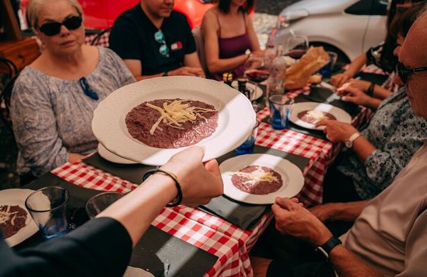 Verona: Food & Wine Small group tour with Lunch