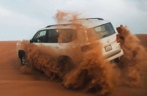 Dubai: Premium Desert Red Dunes 4x4 Pick/Drop 5* Dinner LiveShows