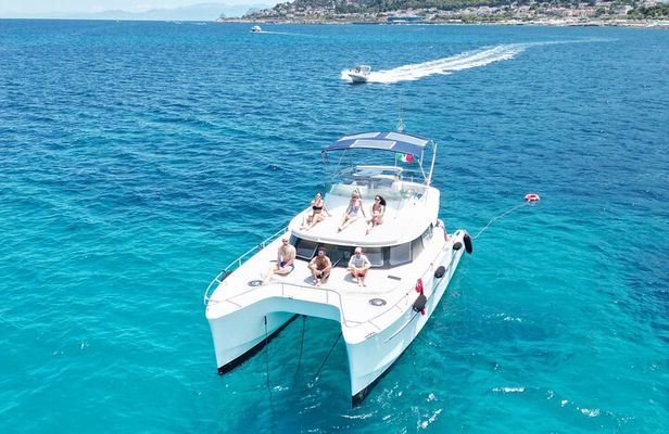 Full-day catamaran tour in Palermo: boat experience with lunch
