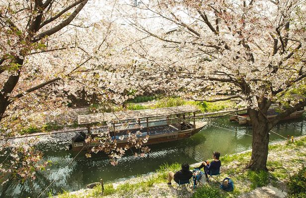 Fushimi Kyoto Walking Tour with Sake Tasting and Canal Boat Ride
