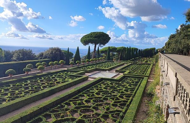 Rome Day trip: Papal Palace & Gardens Private 