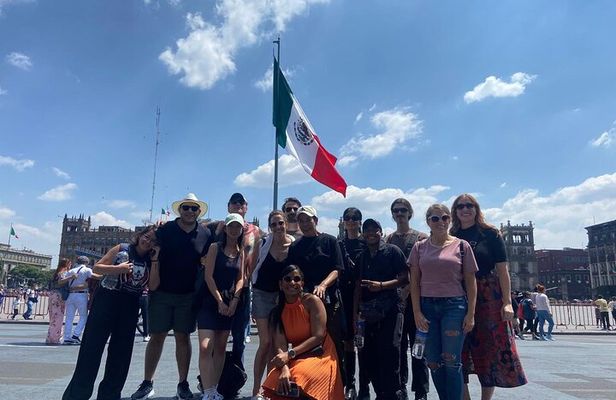 Walking Mexico City Tour Experience with Metro