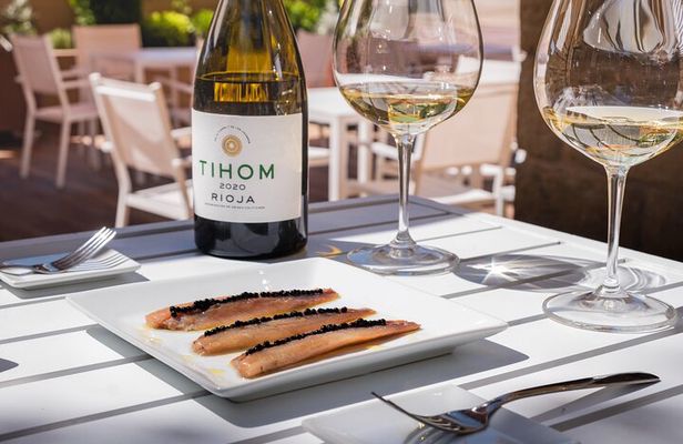 Visit to the winery with a tasting of 3 wines and appetizers