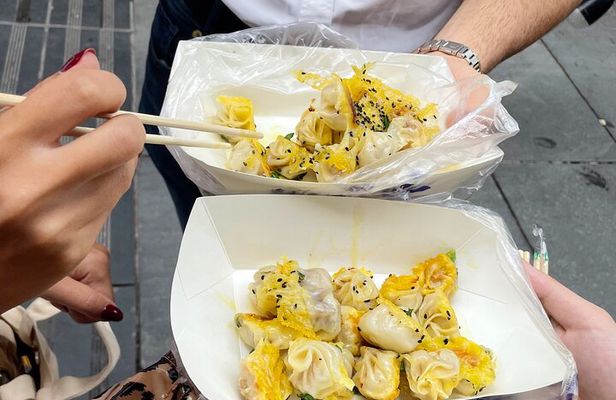 Chongqing Food Exploration, Old Town & Magic Night Views
