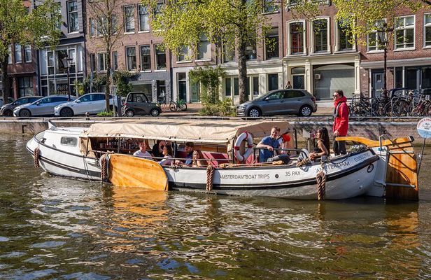 Amsterdam Boat Tour with Dutch Mini Pancakes