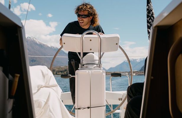 Lake Como: Sailing Boat Tour, Skipper and Aperitivo Included