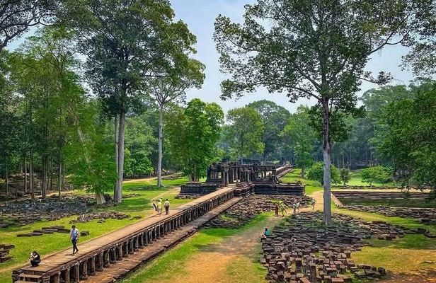 Angkor Wat Temples Private Day Tour from Siem Reap