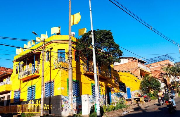 Motorcycle Tour Through the Neighborhoods of Medellin