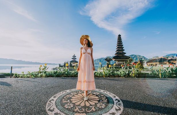 North Bali Instagramable Tour with Handara Gate and Ulun Danu