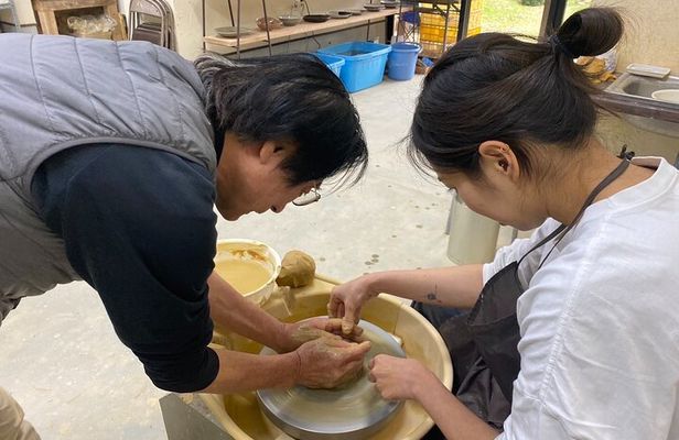Karatsu Pottery Making 