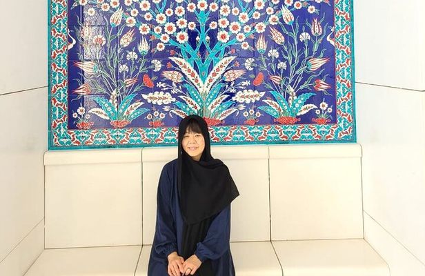 Private Abu Dhabi Half Day Aladdin Tour: Souks, Mosque, & Ferrari
