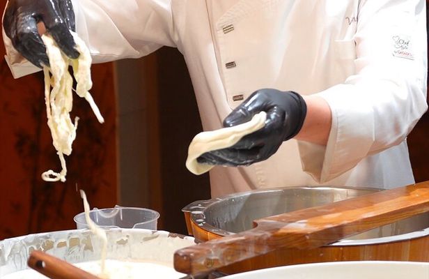Florence: Mozzarella Cheese Making with Wine and food Tastings