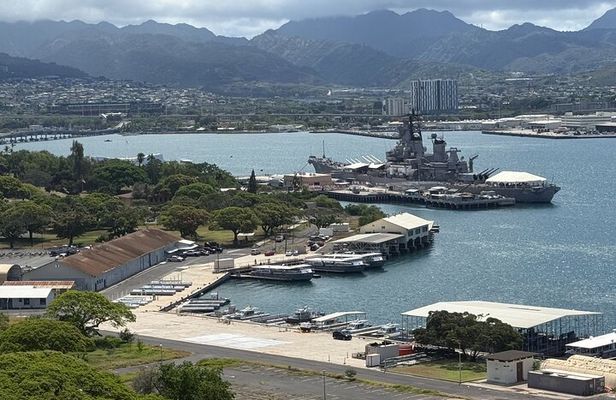 Pearl Harbor Aviation Museum Luxury Tour