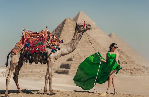 Giza Pyramids and Sphinx Tour with Photoshoot