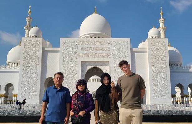 Abu Dhabi Layover Stopover and Transit Tour with Private Transfer