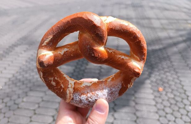 Nuremberg Food Tour with Full Meal & Drinks by Do Eat Better