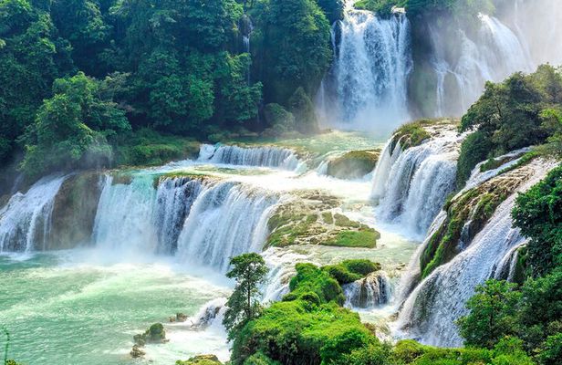 Private Klis Fortress and Krka Waterfalls and Trogir Tour