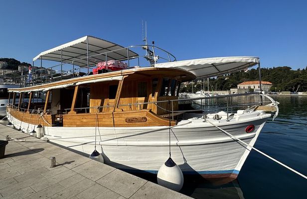 Dubrovnik Island-Hopping Cruise in the Elaphites with Lunch