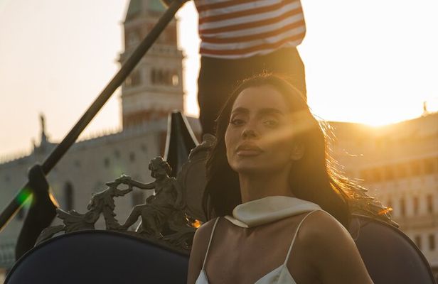 Cinematic Photoshoot in Venice: Capture Venice Hidden Gems