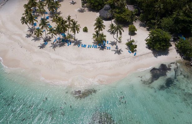 Bacardi Island Excursion with Catamaran Sail, Beach and Lunch
