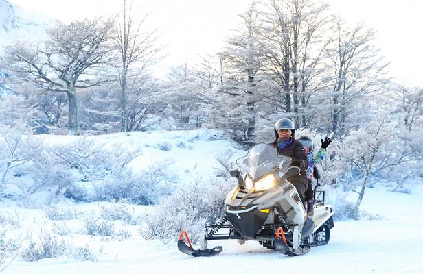 Tour of the Lake Escondido Experience Motorcycle and Snow and Flavors