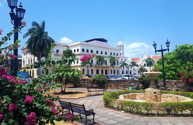 Panama City Highlights Tour – Canal, Hull & Amador