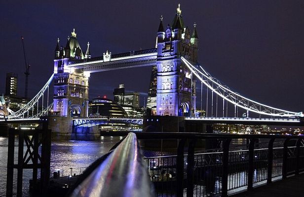 London By Night Rickshaw/Pedicab/Taxi Bike Tour