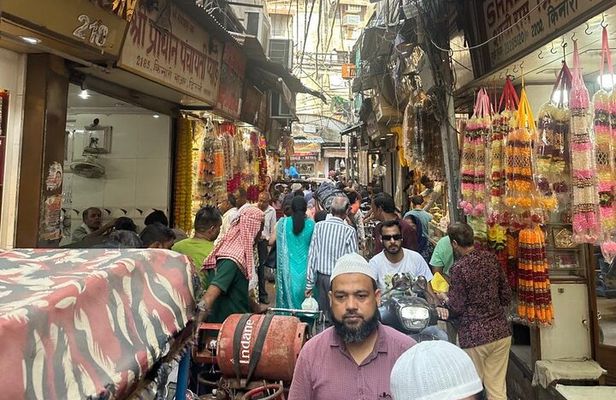 Customized Half Day and Full Day Delhi Shopping, Street Food Tour