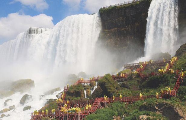 Niagara Falls USA: Maid of the Mist & Cave Adventure