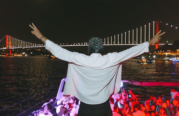 Istanbul Bosphorus Boat Party with Live DJs