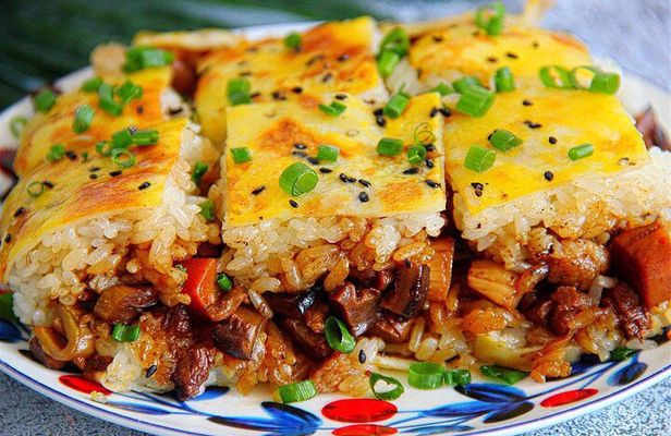 Wuhan Private Authentic Local Food Tour in Central City