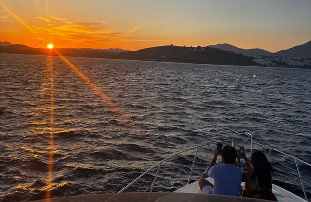 Bodrum Private Yacht Sunset Tour With Dinner