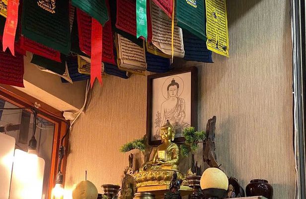 Ho Chi Minh City: Local Food Tour by Scooter with Vegan Option