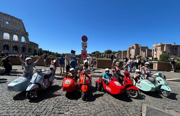 Rome Private Sunset Guided Tour in Vespa Sidecar with Aperitivo