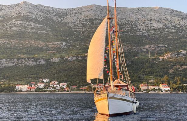 HalfDay Traditional Boat Tour in Korčula Archipelago