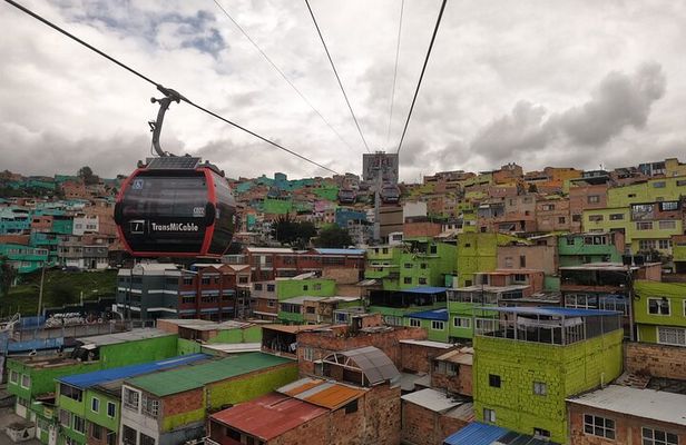 District Ciudad Bolivar by cable car, tour and graffiti workshop