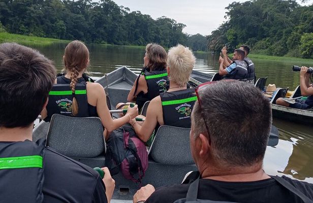 Canoe tour in Tortuguero National Park small group