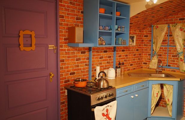 90s Sitcom Escape Room Adventure with Drinks