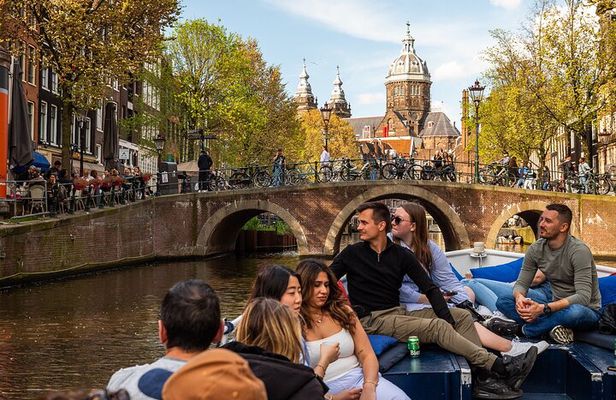 Amsterdam Canal Cruise with Live guide & Two drinks - Central St.