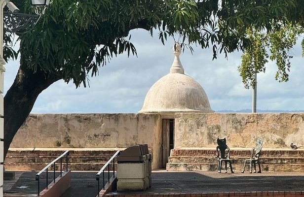 Explore San Juan while Solving a Murder Mystery