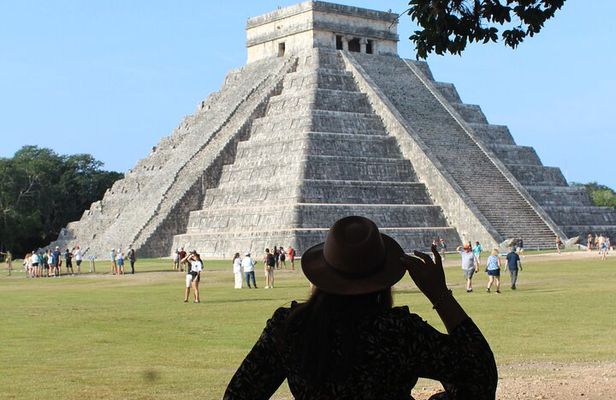 Chichen Itza and Cenote Adventure with Traditional Lunch