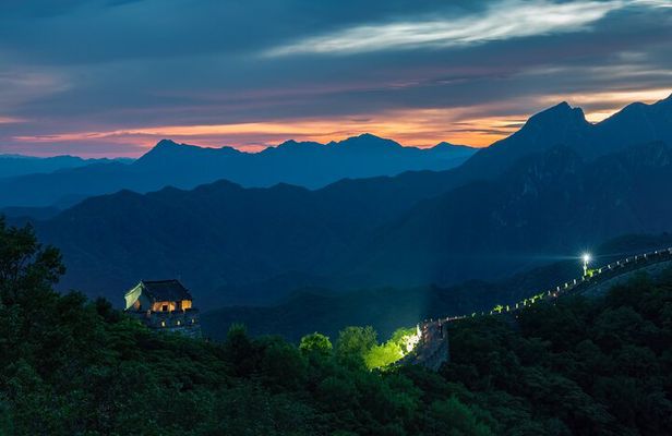 Heat Escaping Mutianyu Great Wall Night Tour with All Tickets