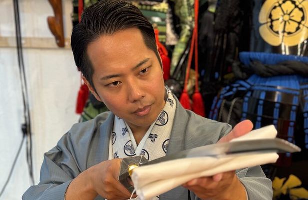 Katana Shopping with Professional Guidance in Kyoto